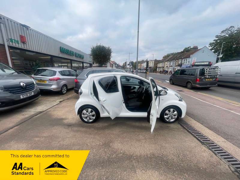 2013 TOYOTA AYGO 2013 TOYOTA AYGO