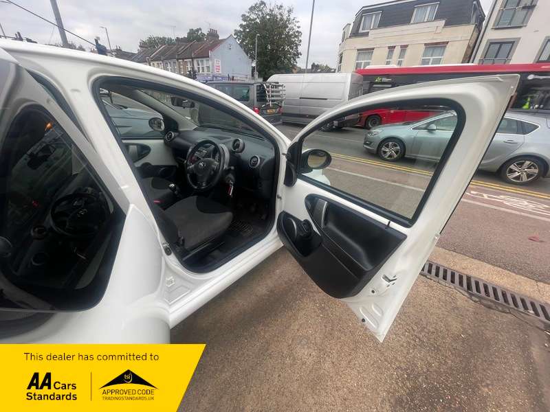 2013 TOYOTA AYGO 2013 TOYOTA AYGO