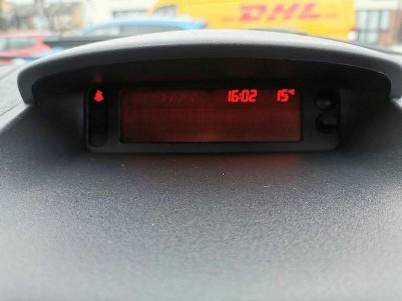 2010 RENAULT CLIO 2010 RENAULT CLIO