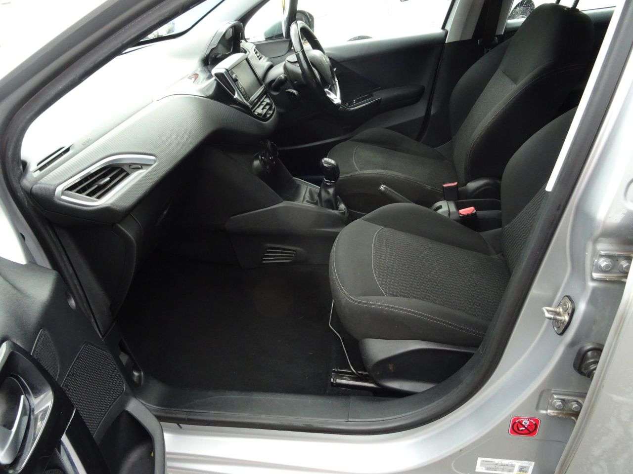 2017 PEUGEOT 208 2017 PEUGEOT 208