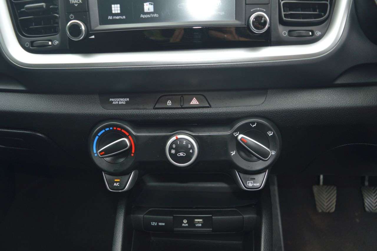 2018 KIA STONIC 2018 KIA STONIC