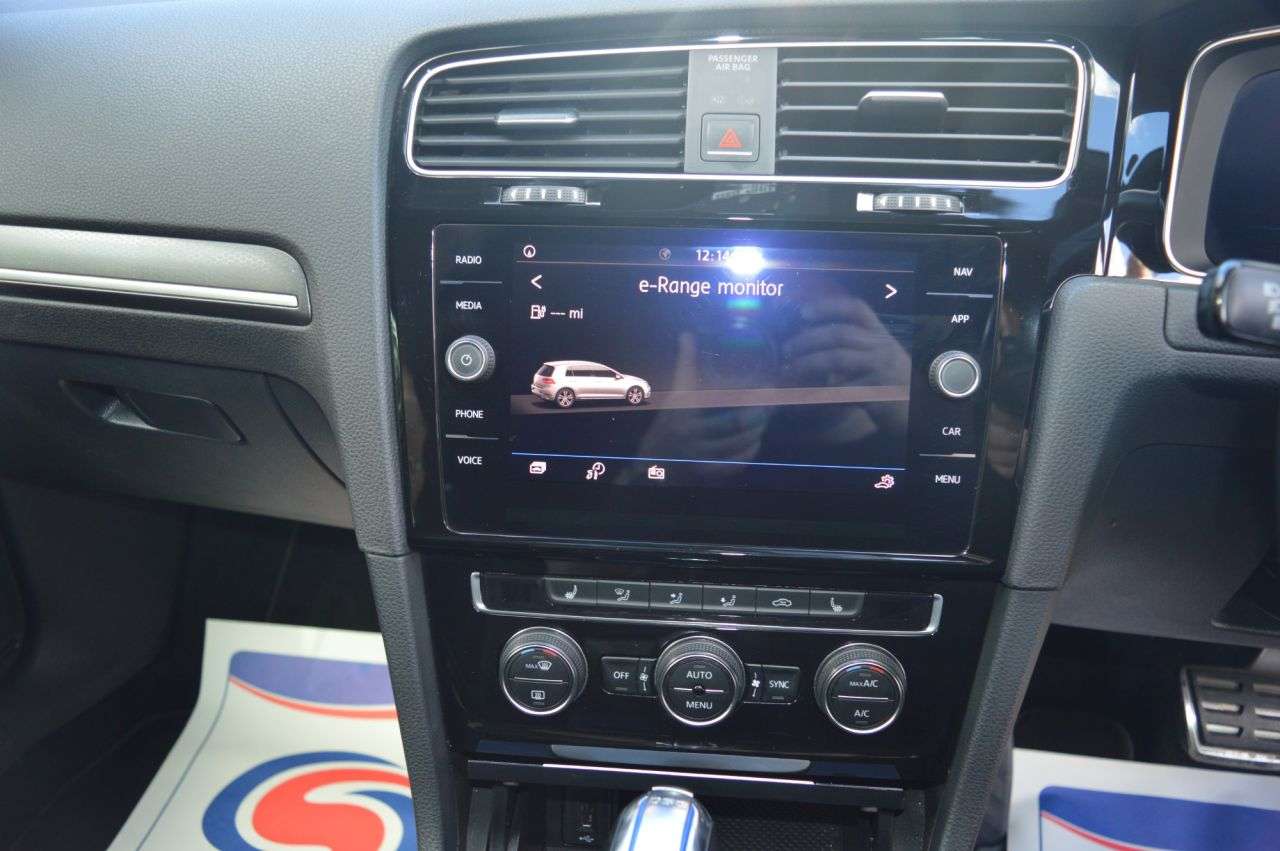 2017 VOLKSWAGEN GOLF 2017 VOLKSWAGEN GOLF