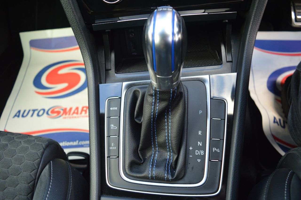 2017 VOLKSWAGEN GOLF 2017 VOLKSWAGEN GOLF