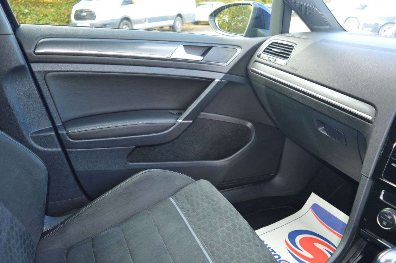 2017 VOLKSWAGEN GOLF 2017 VOLKSWAGEN GOLF