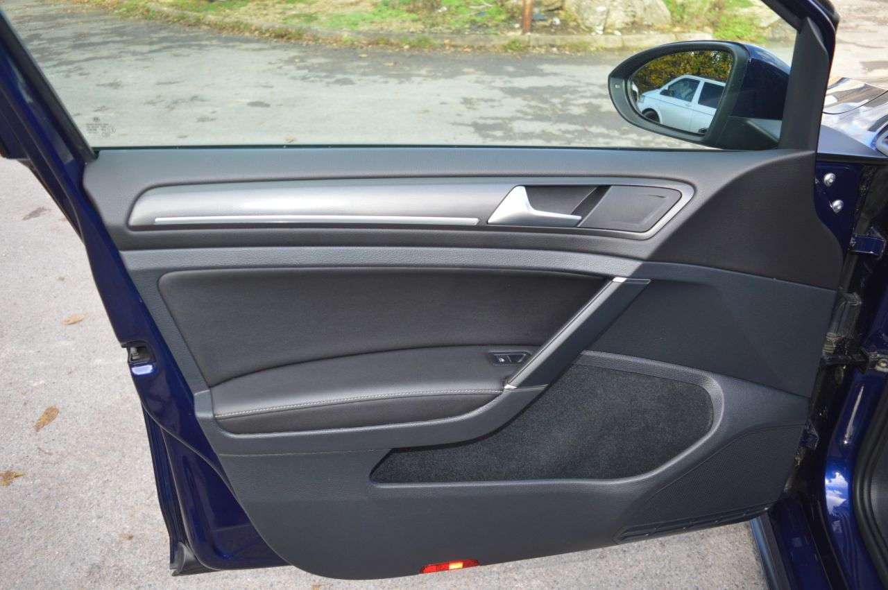 2017 VOLKSWAGEN GOLF 2017 VOLKSWAGEN GOLF