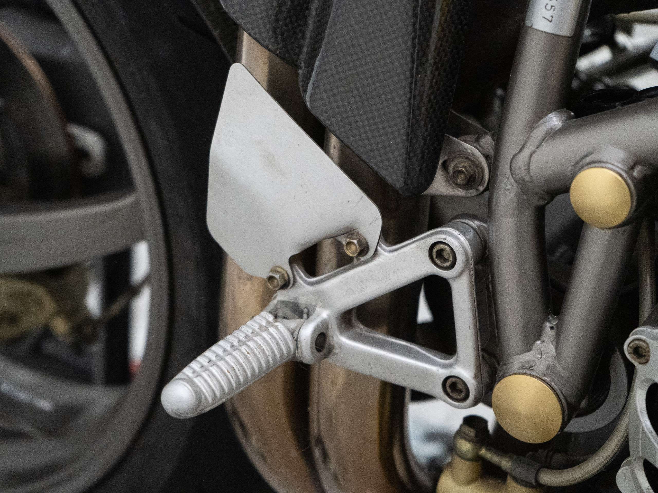 2000 DUCATI 748 2000 DUCATI 748