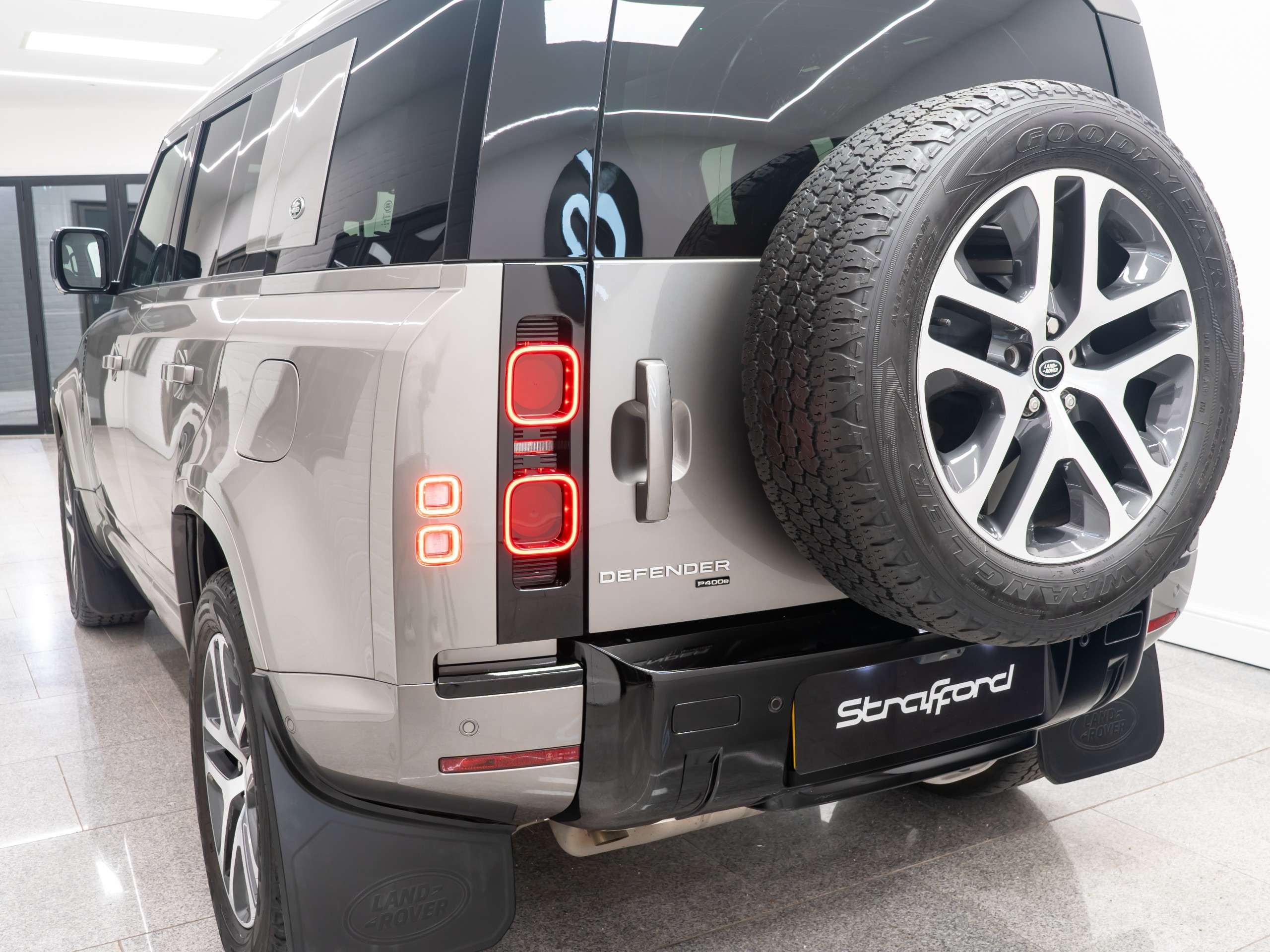 2022 LAND ROVER DEFENDER 110 2022 LAND ROVER DEFENDER 110