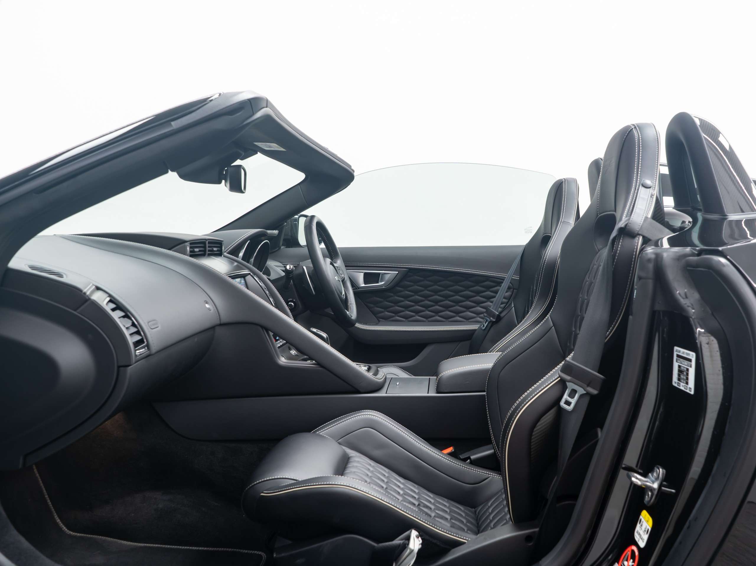 null JAGUAR F-TYPE null JAGUAR F-TYPE