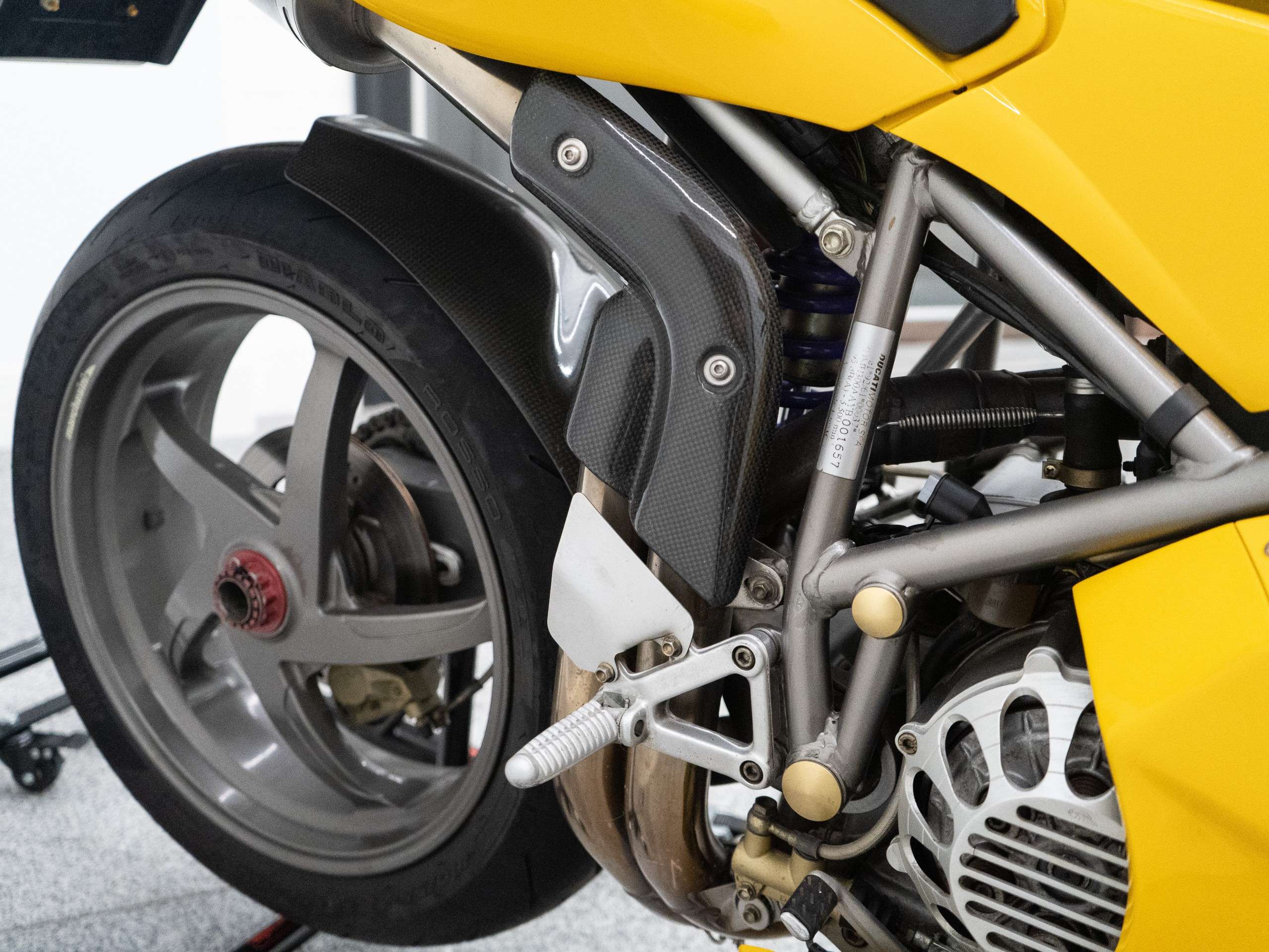 2000 DUCATI 748 2000 DUCATI 748