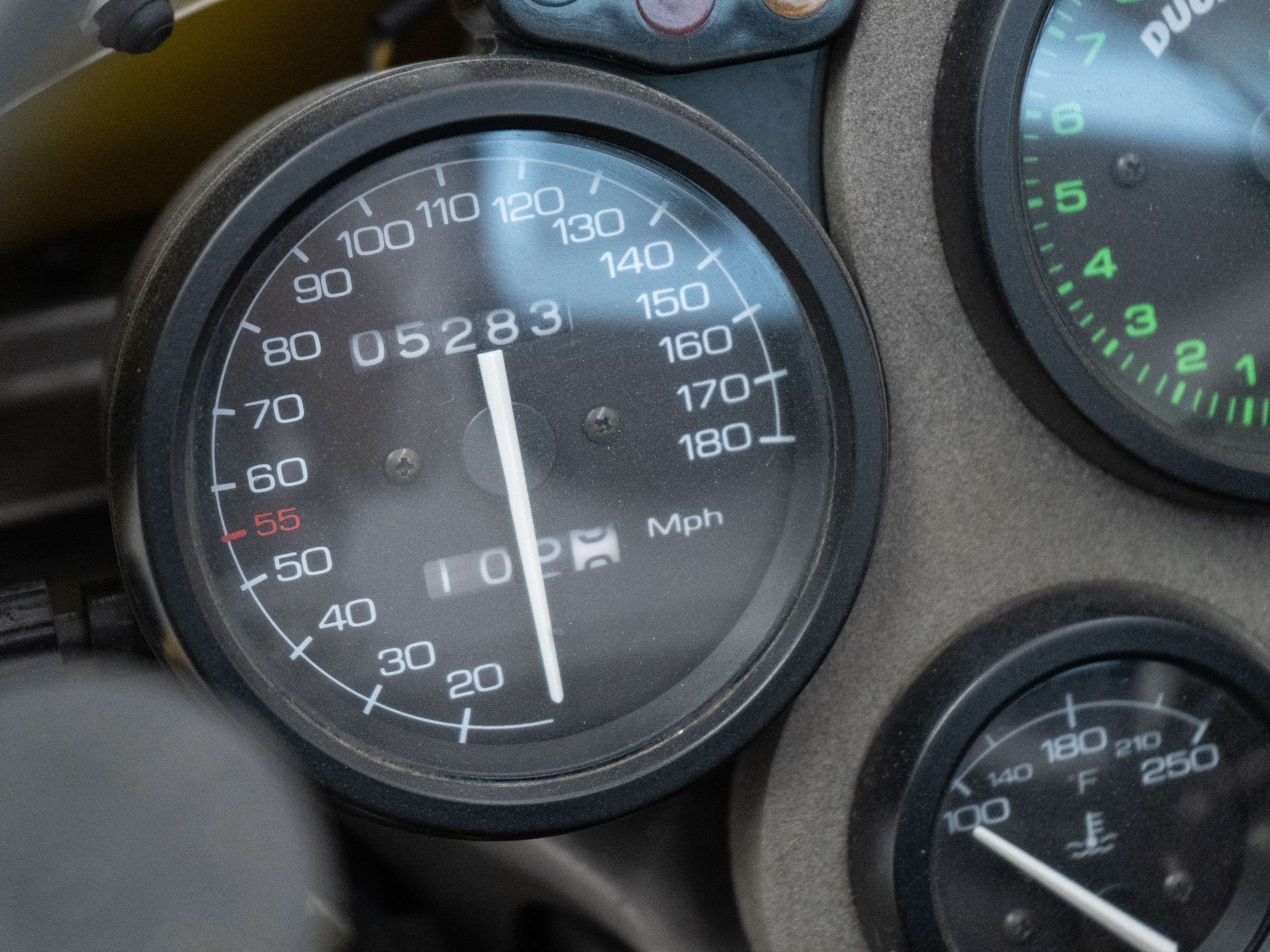 2000 DUCATI 748 2000 DUCATI 748