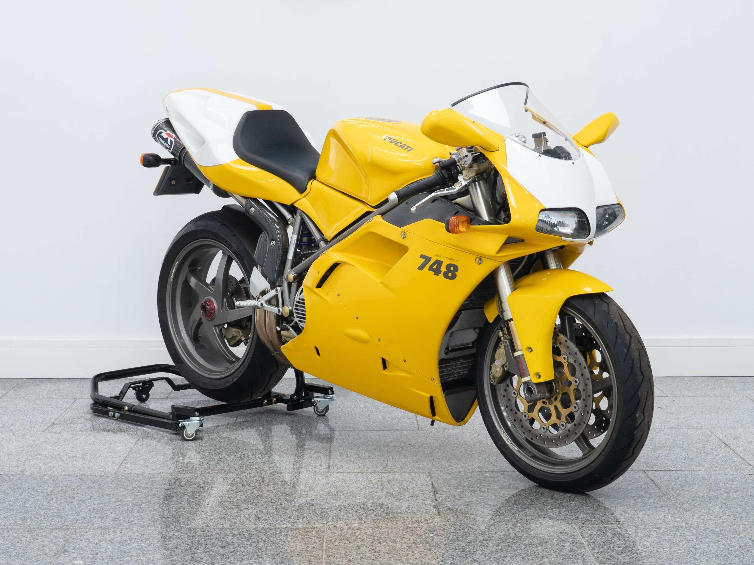 2000 DUCATI 748 2000 DUCATI 748