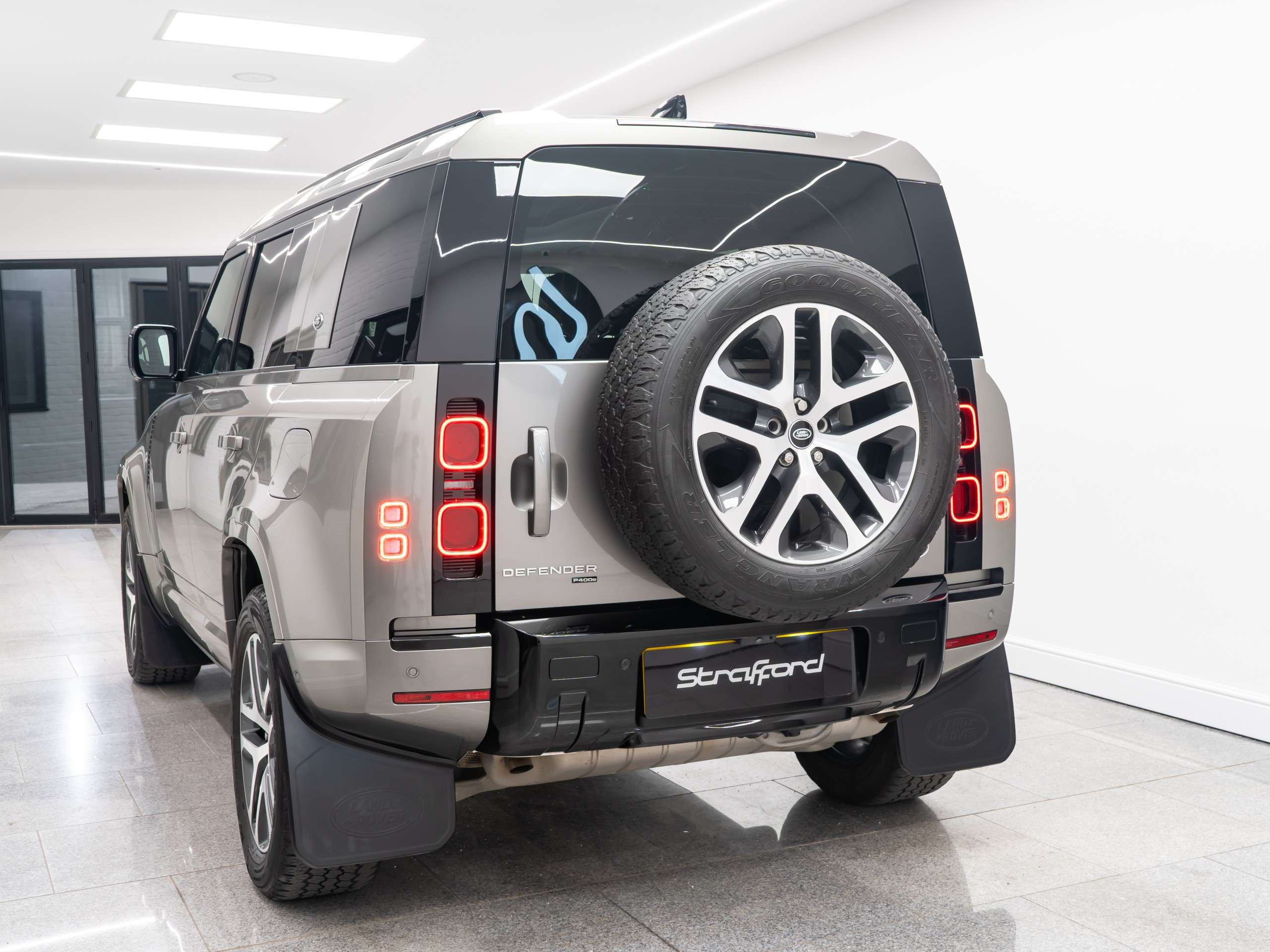 2022 LAND ROVER DEFENDER 110 2022 LAND ROVER DEFENDER 110