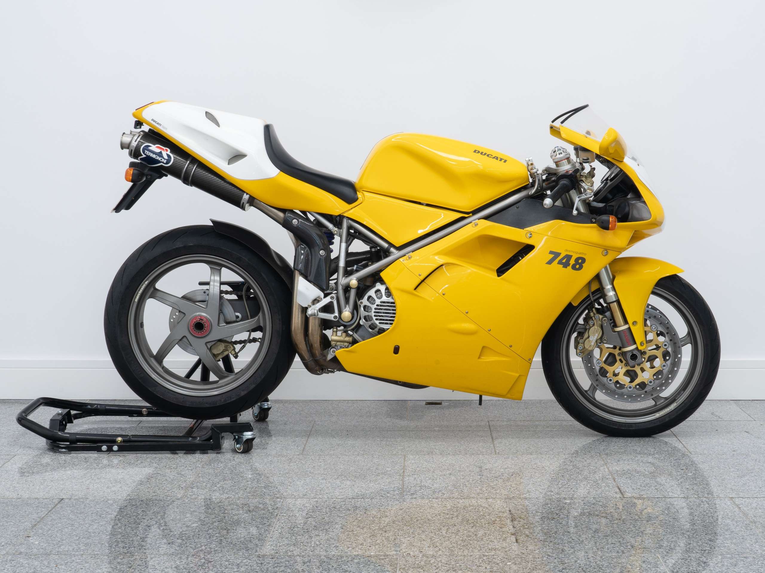 2000 DUCATI 748 2000 DUCATI 748