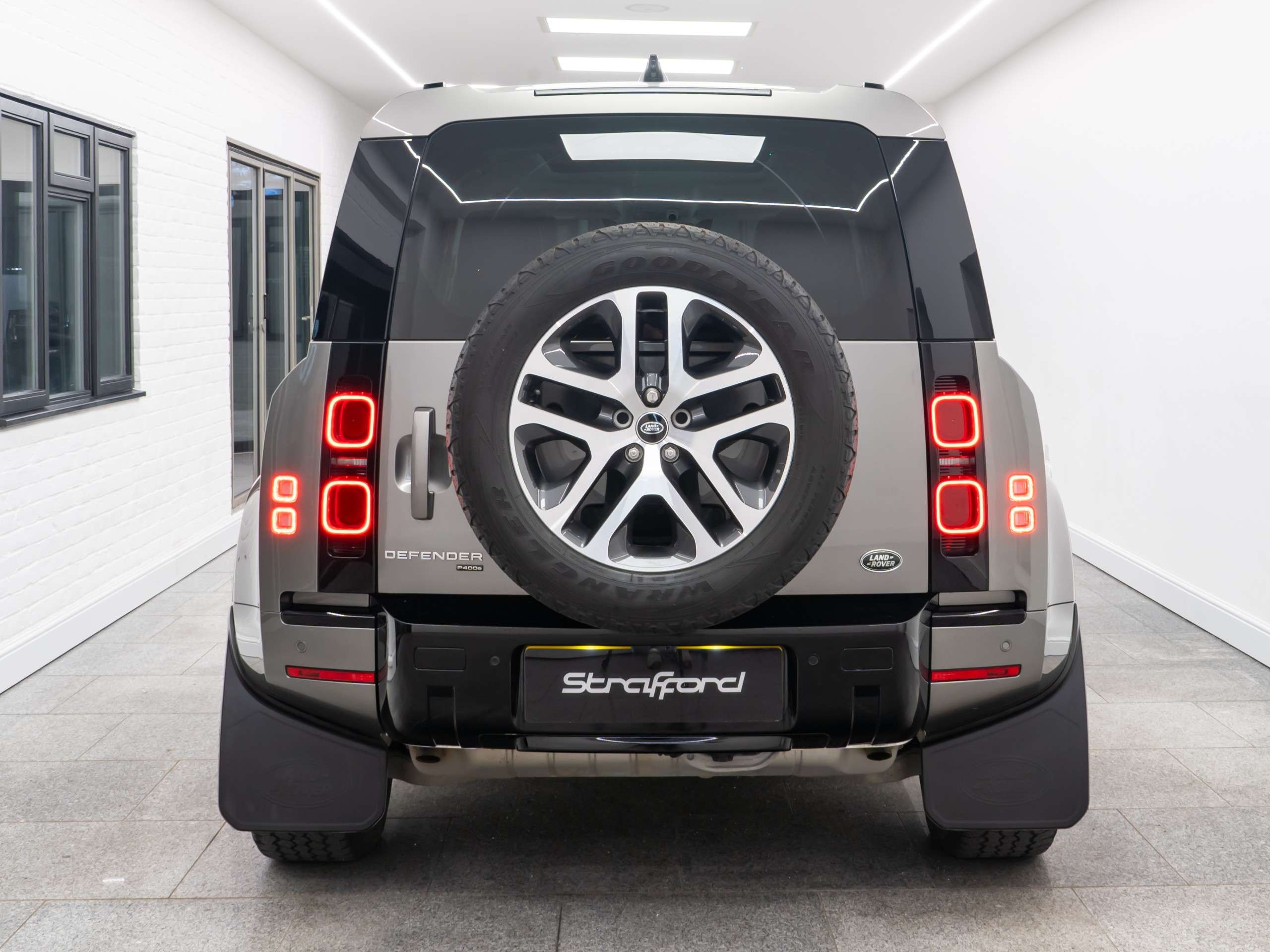 2022 LAND ROVER DEFENDER 110 2022 LAND ROVER DEFENDER 110