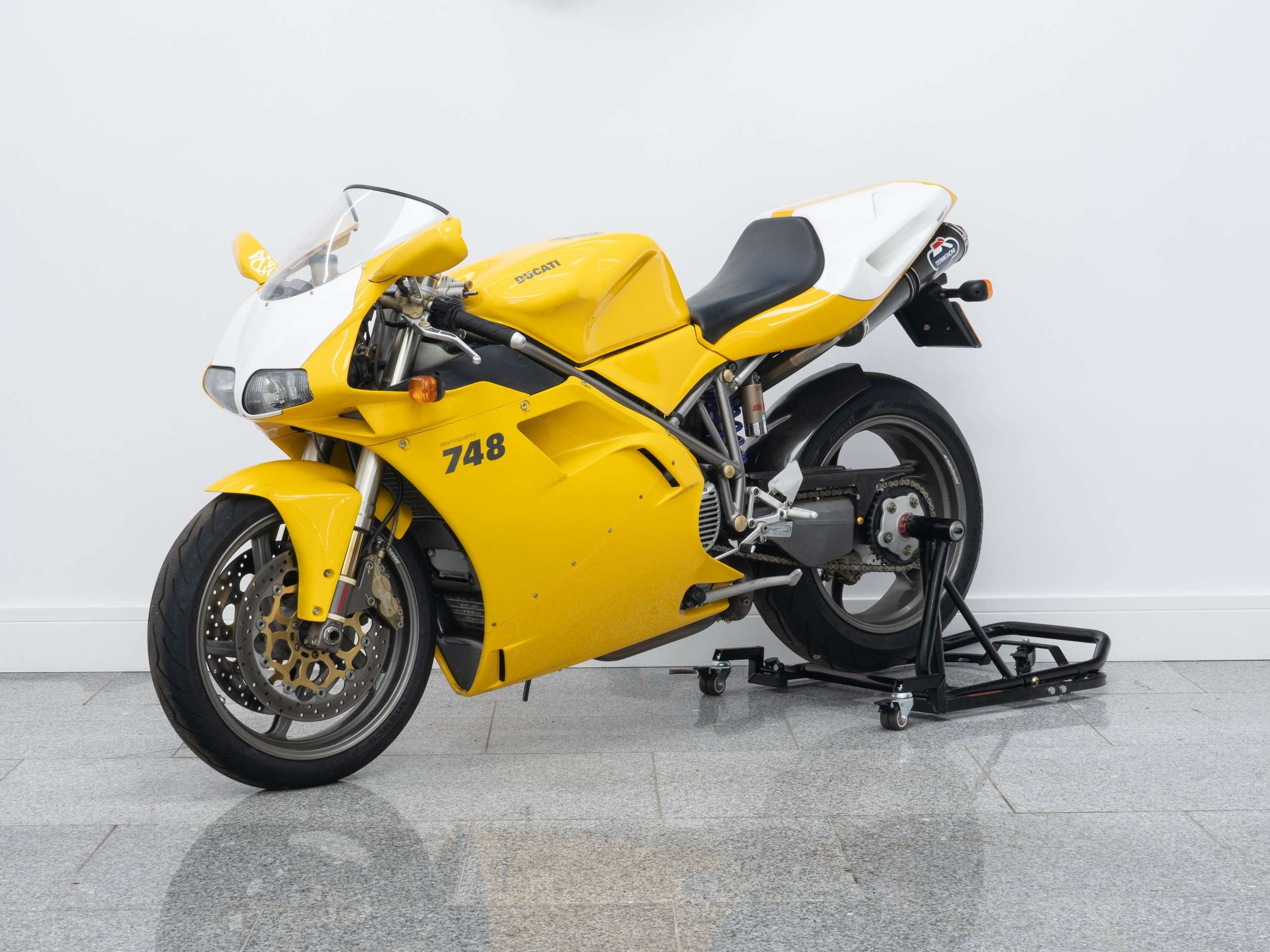 2000 DUCATI 748 2000 DUCATI 748