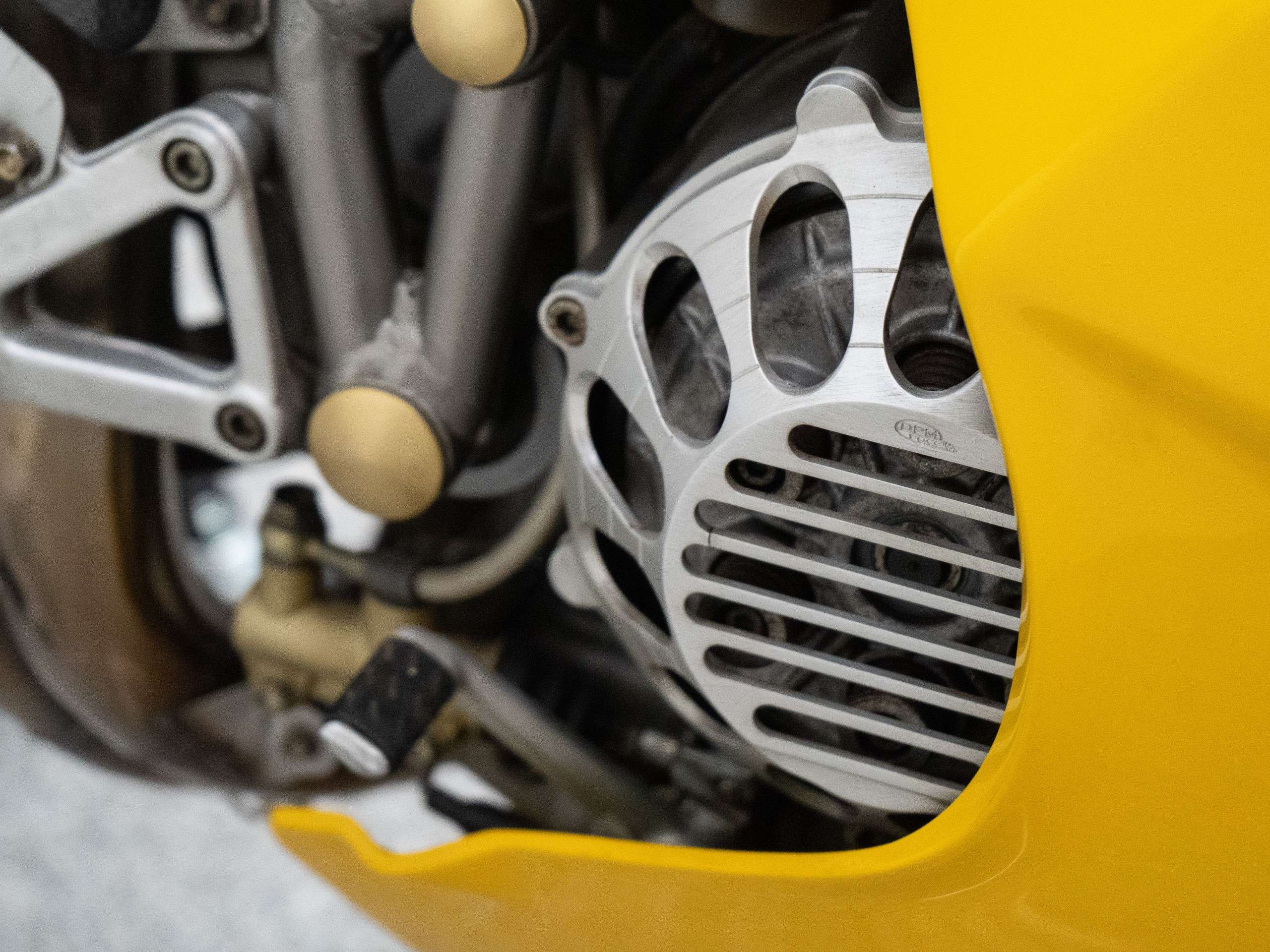 2000 DUCATI 748 2000 DUCATI 748