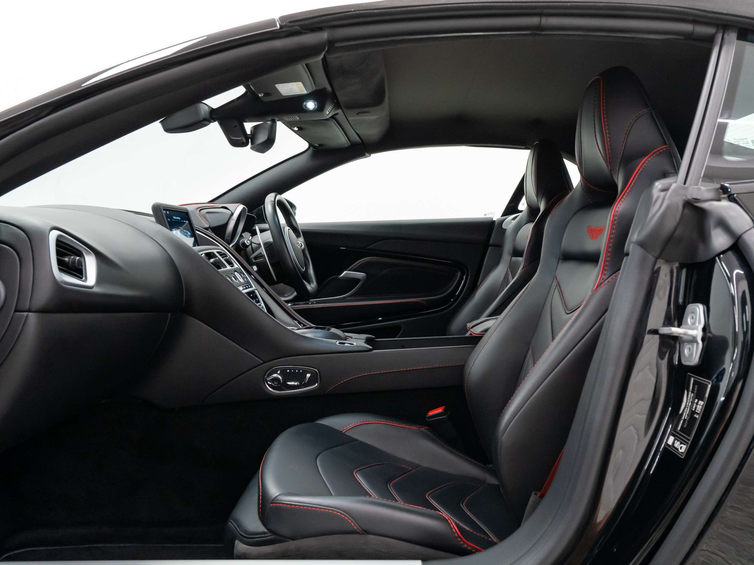 2019 ASTON MARTIN DBS 2019 ASTON MARTIN DBS