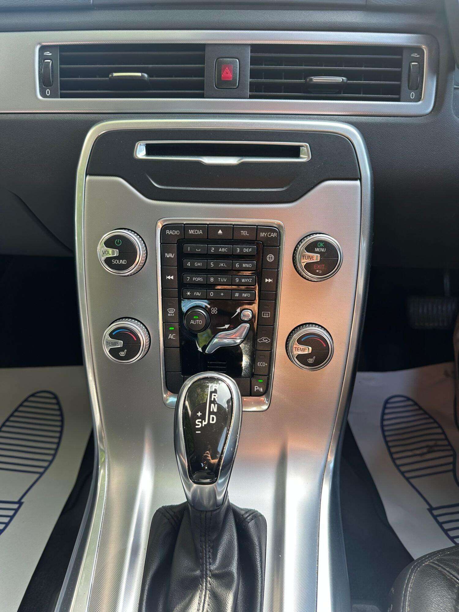 2016 VOLVO S80 2016 VOLVO S80