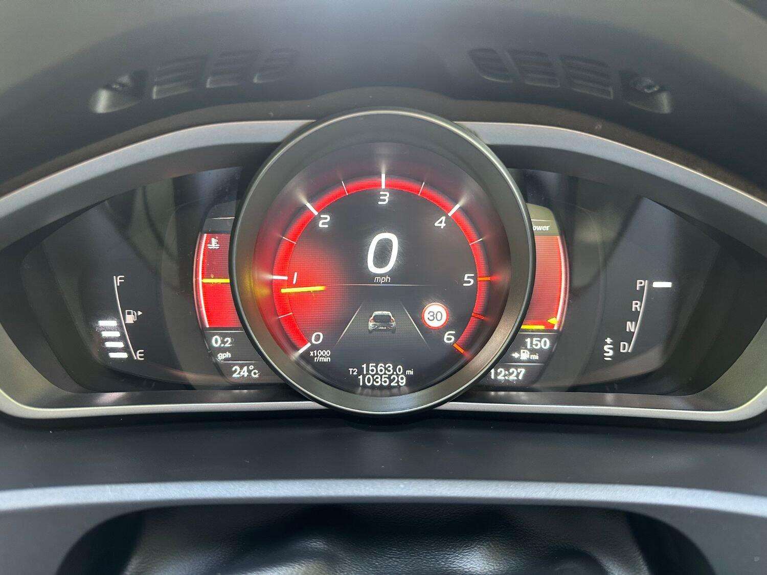 2016 VOLVO V40 2016 VOLVO V40