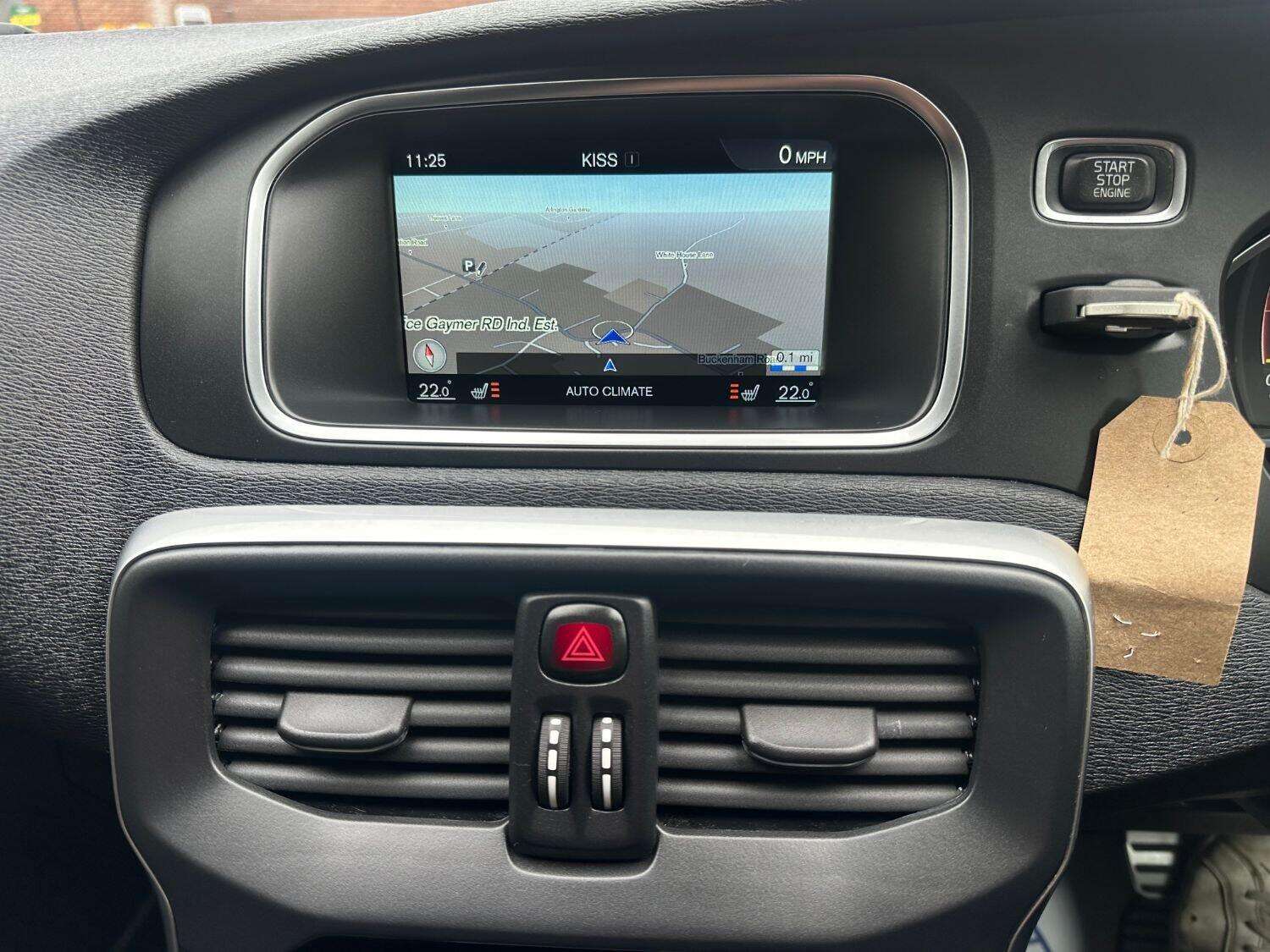 2016 VOLVO V40 2016 VOLVO V40