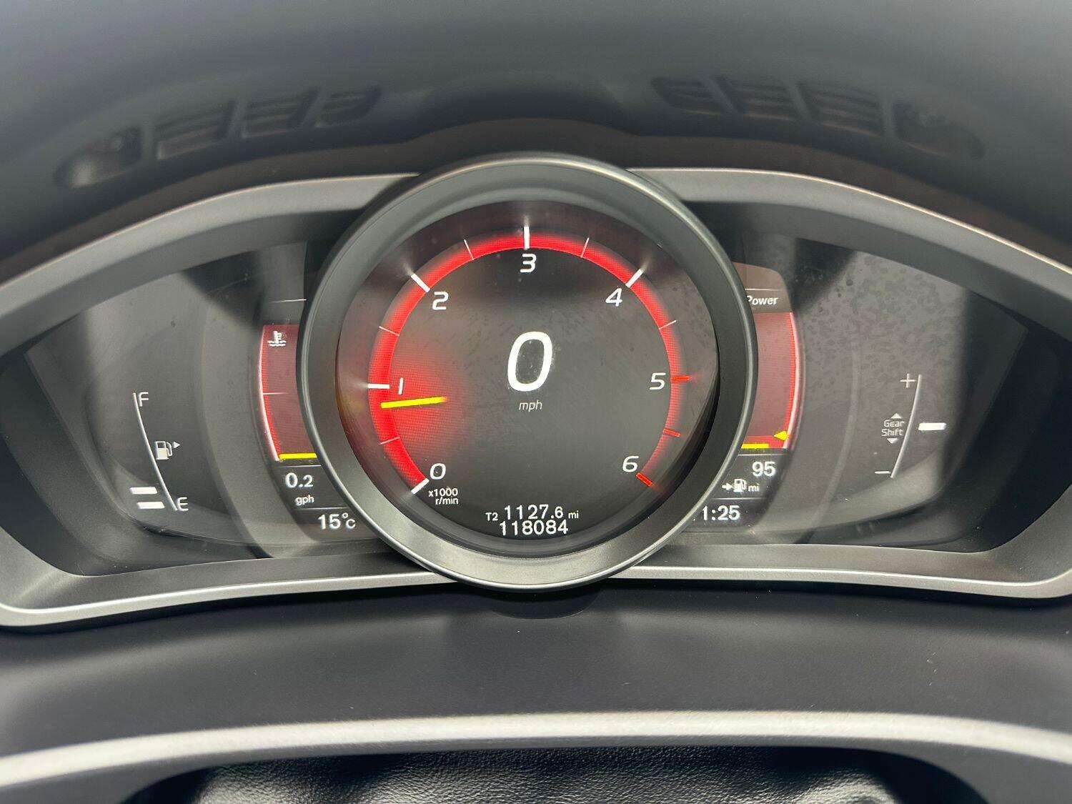 2016 VOLVO V40 2016 VOLVO V40