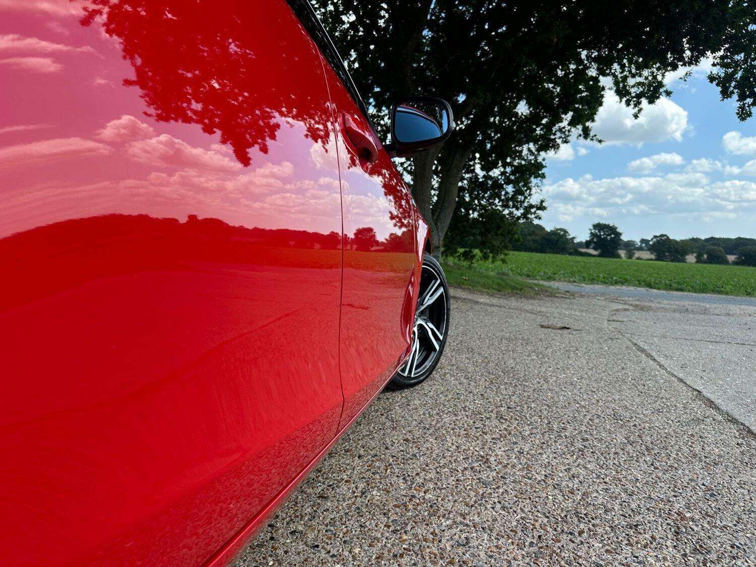 2016 VOLVO V40 2016 VOLVO V40