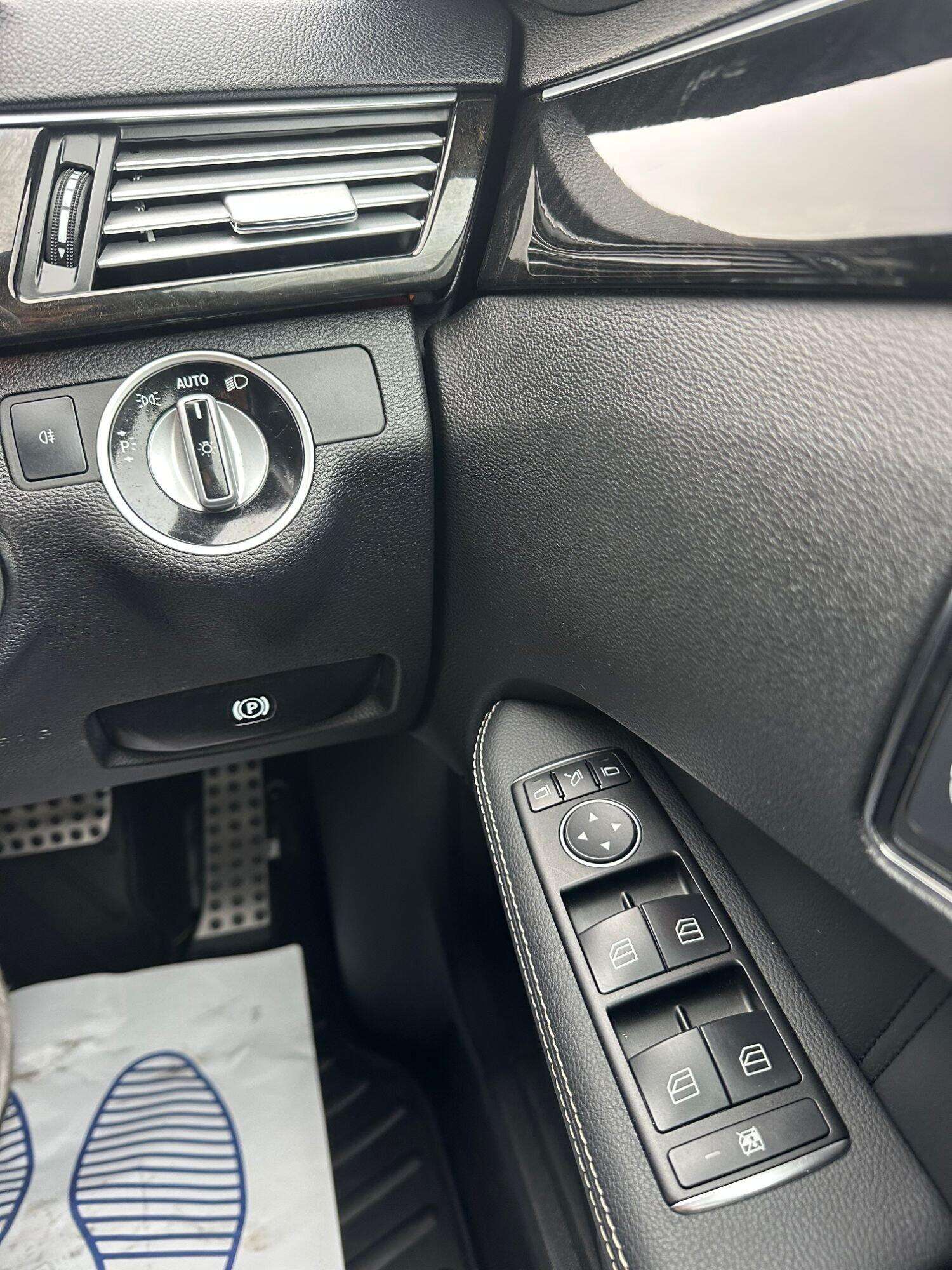 2012 MERCEDES-BENZ E CLASS 2012 MERCEDES-BENZ E CLASS