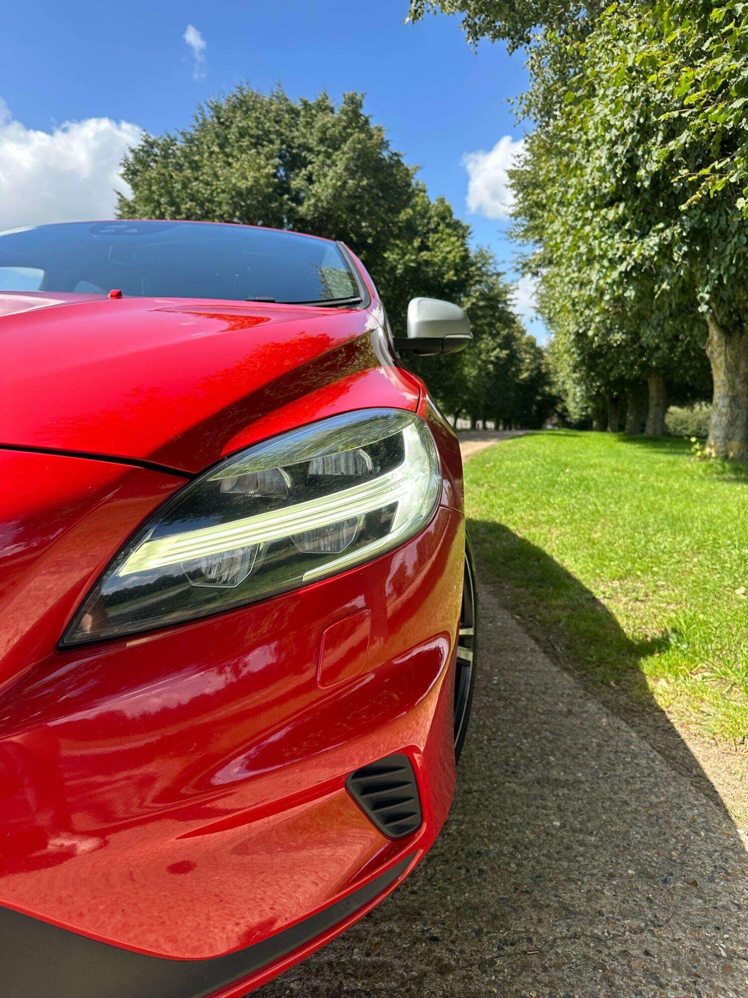 2016 VOLVO V40 2016 VOLVO V40