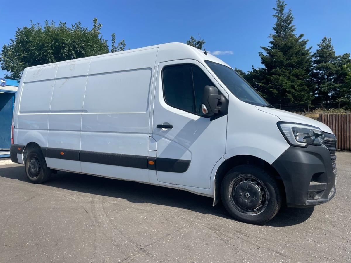 Check out this Renault Master 2020 Diesel Manual