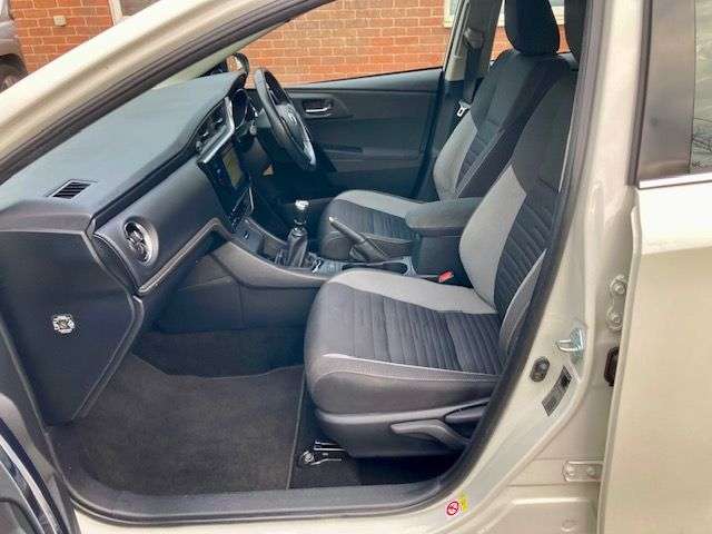 2016 TOYOTA AURIS 2016 TOYOTA AURIS