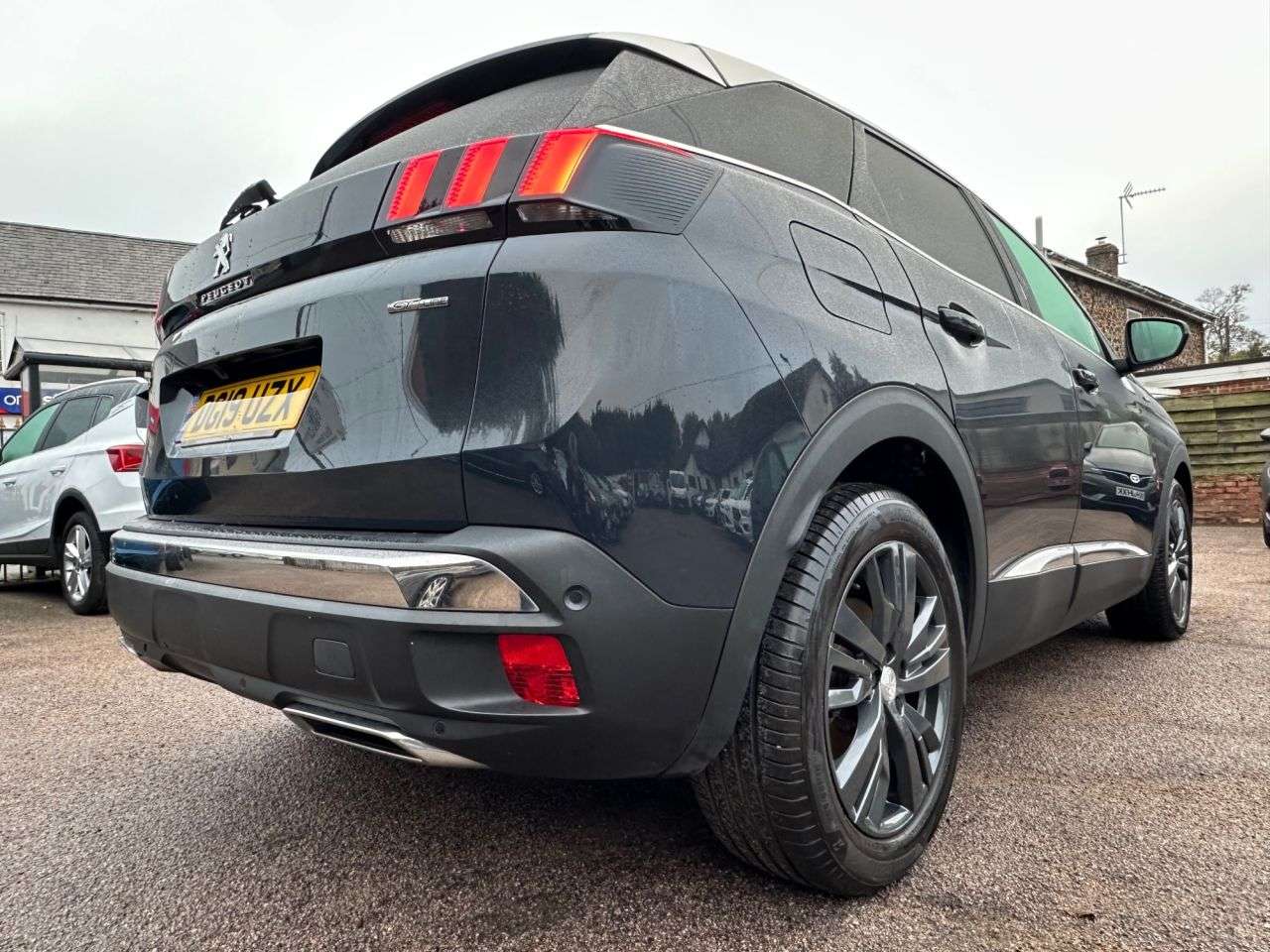 2019 PEUGEOT 3008 2019 PEUGEOT 3008
