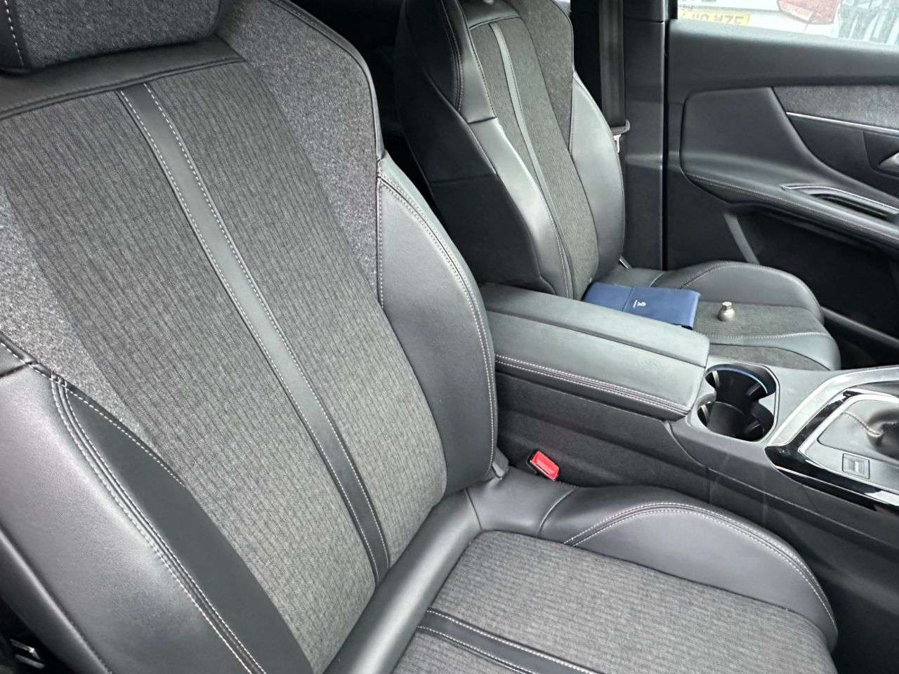 2019 PEUGEOT 3008 2019 PEUGEOT 3008