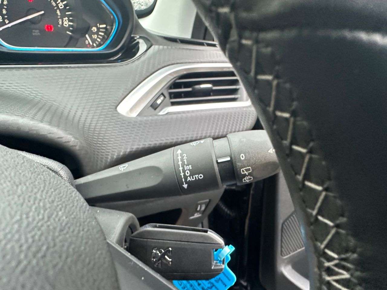 2019 PEUGEOT 2008 2019 PEUGEOT 2008