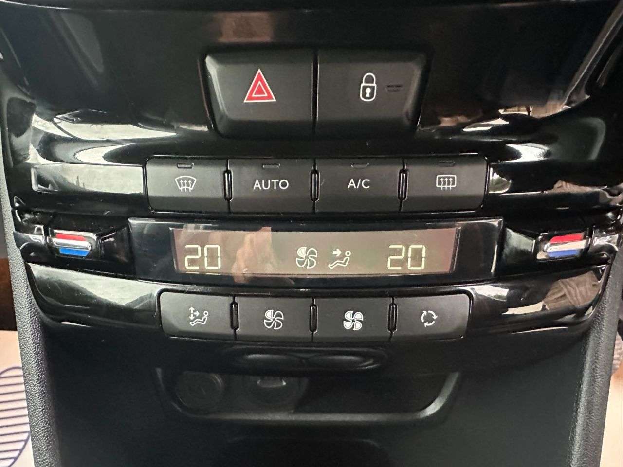 2019 PEUGEOT 2008 2019 PEUGEOT 2008