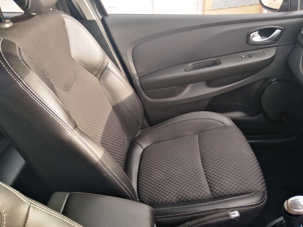 2017 RENAULT CLIO 2017 RENAULT CLIO