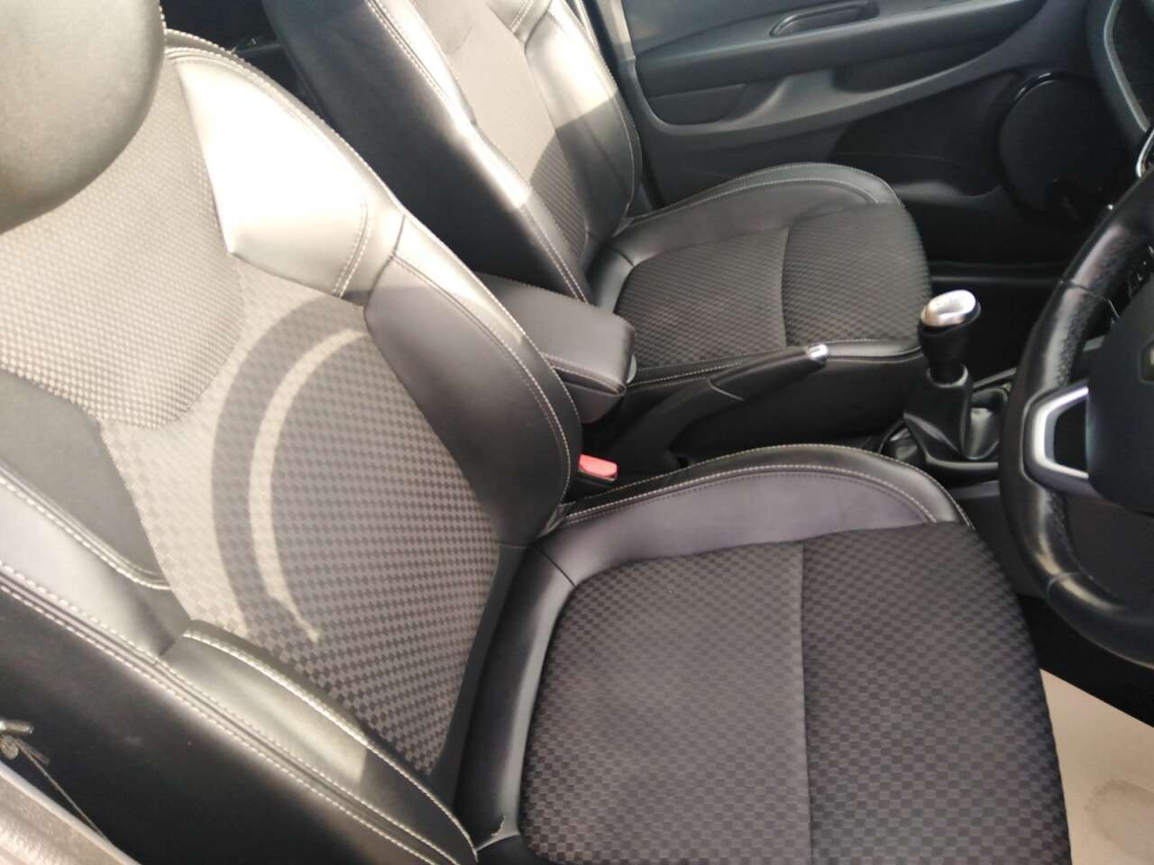 2017 RENAULT CLIO 2017 RENAULT CLIO