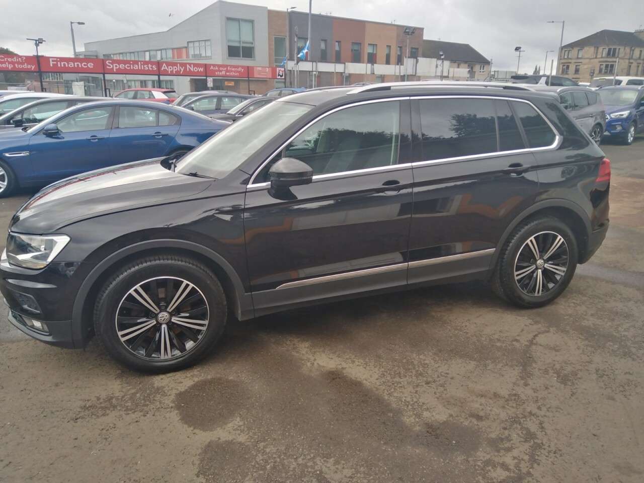 2017 VOLKSWAGEN TIGUAN 2017 VOLKSWAGEN TIGUAN