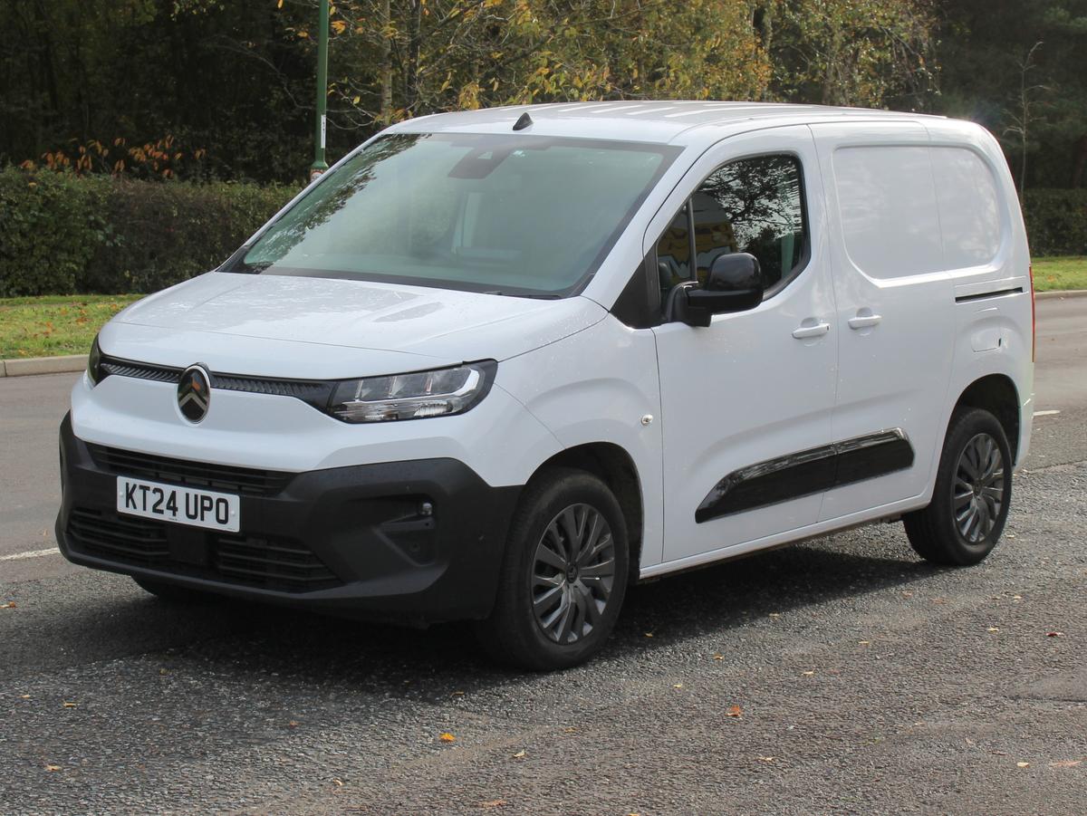 Check out this Citroen Berlingo 2024 Diesel Manual