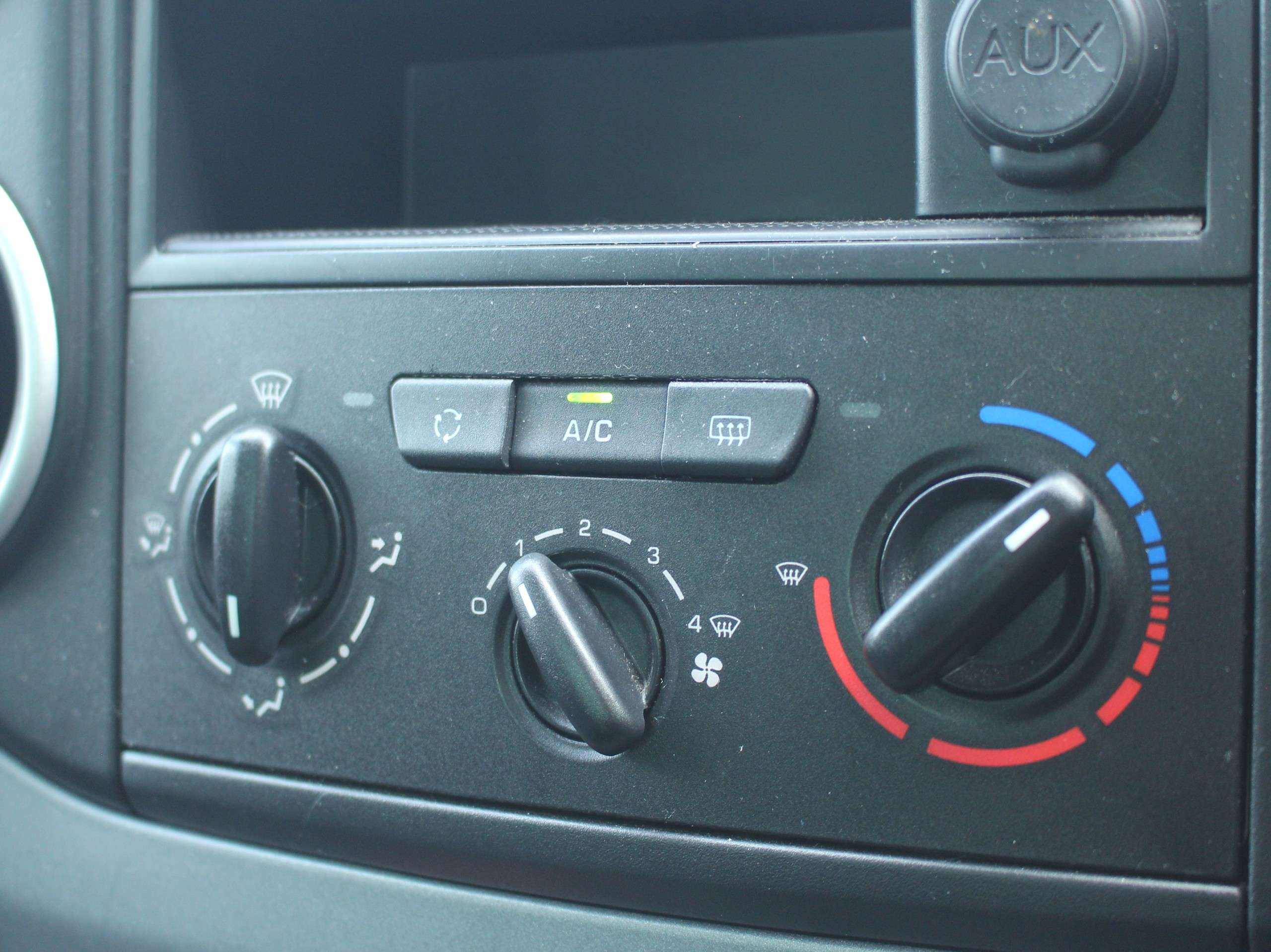 2017 PEUGEOT PARTNER TEPEE 2017 PEUGEOT PARTNER TEPEE