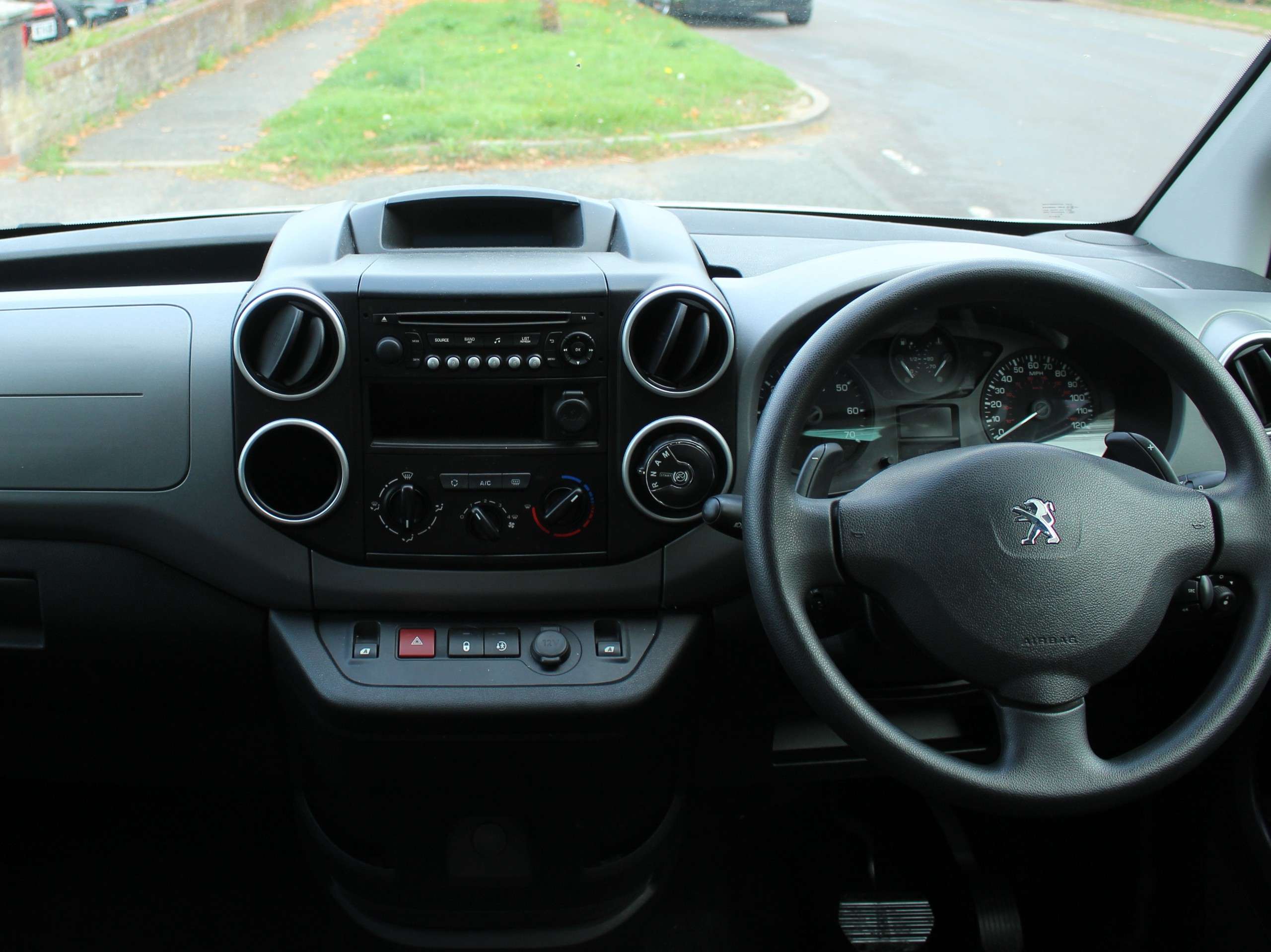 2017 PEUGEOT PARTNER TEPEE 2017 PEUGEOT PARTNER TEPEE