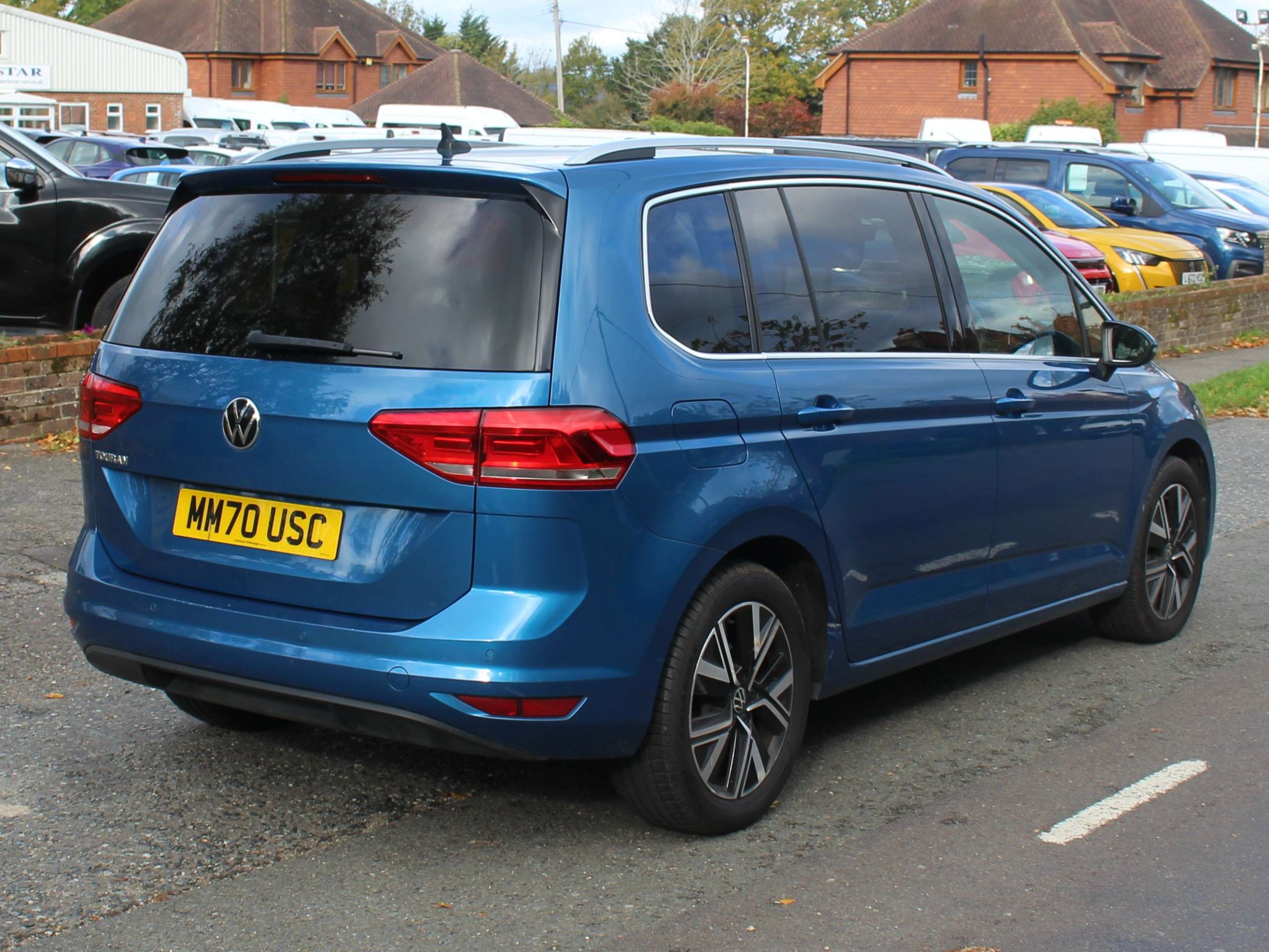 2021 VOLKSWAGEN TOURAN 2021 VOLKSWAGEN TOURAN