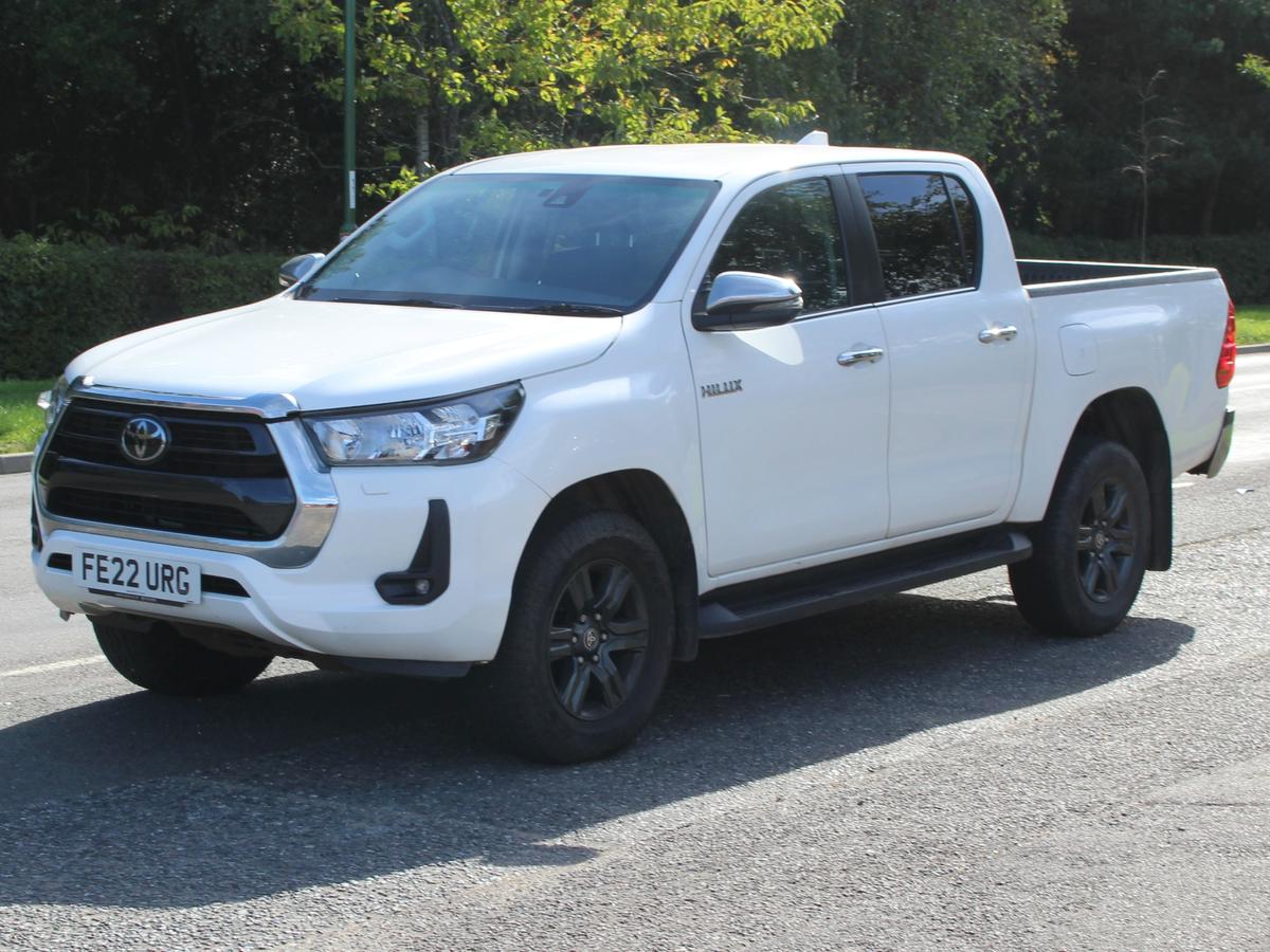 Check out this Toyota Hilux 2022 Diesel Automatic