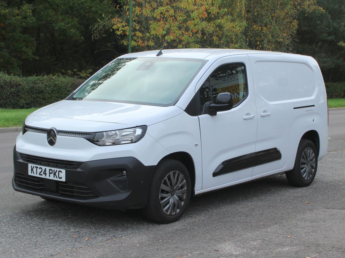 Check out this Citroen Berlingo 2024 Diesel Manual