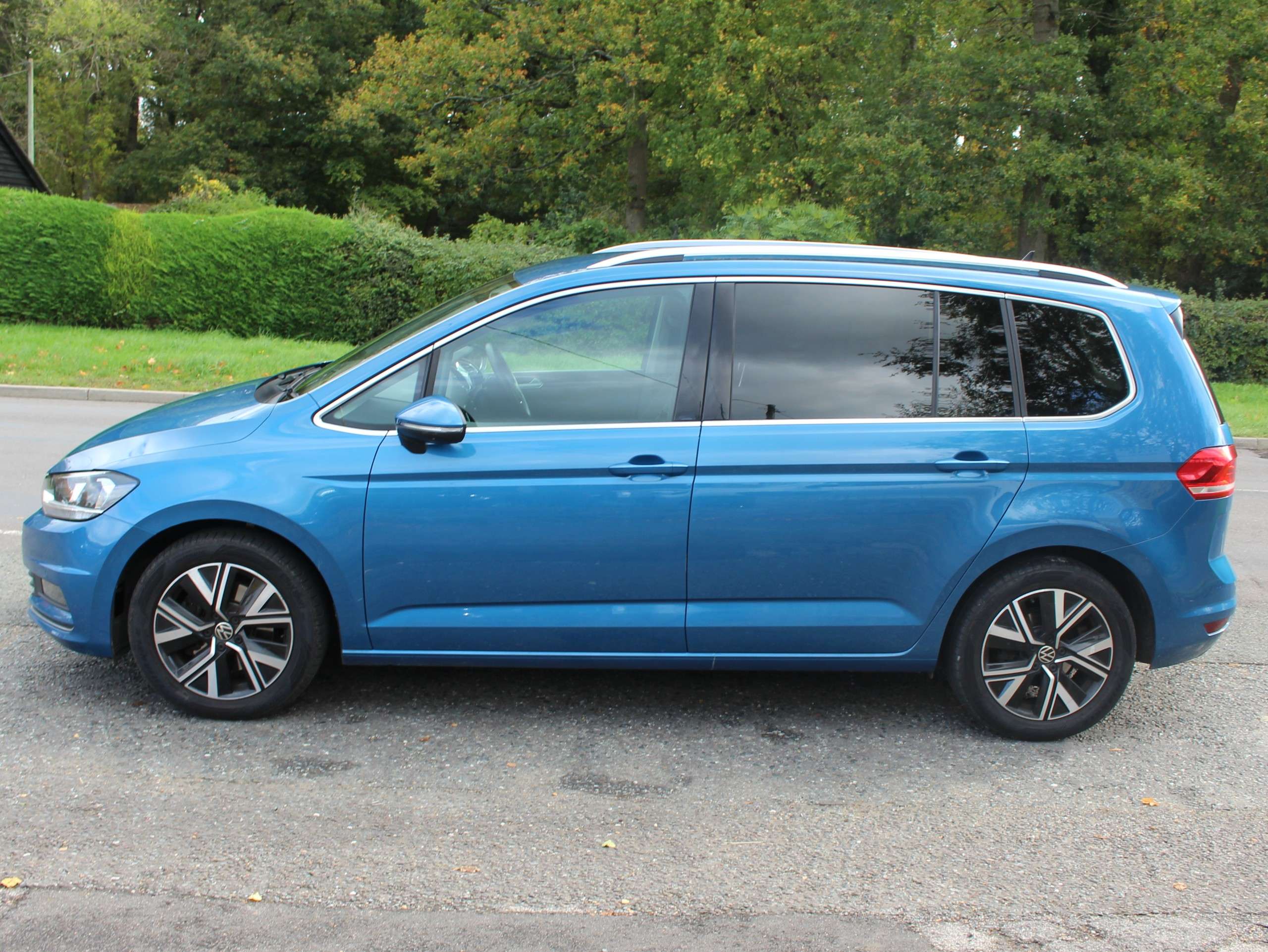 2021 VOLKSWAGEN TOURAN 2021 VOLKSWAGEN TOURAN