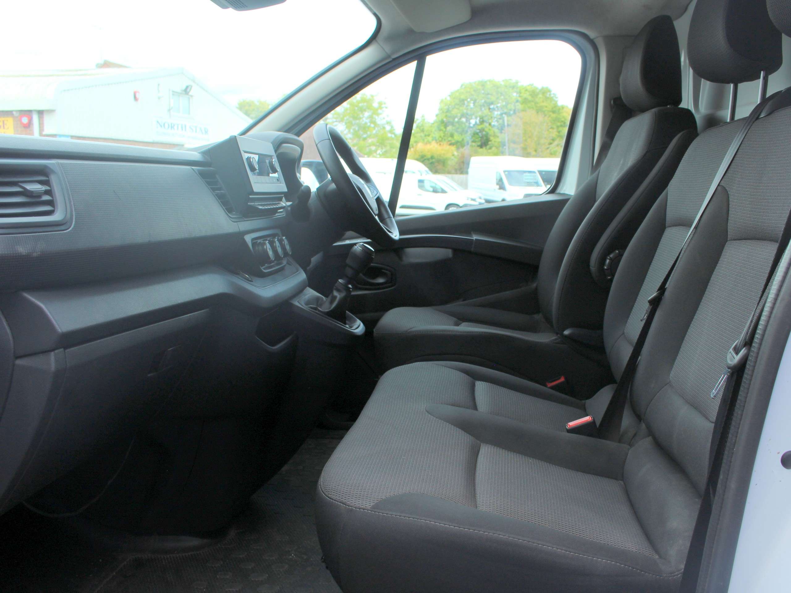 2022 RENAULT TRAFIC 2022 RENAULT TRAFIC