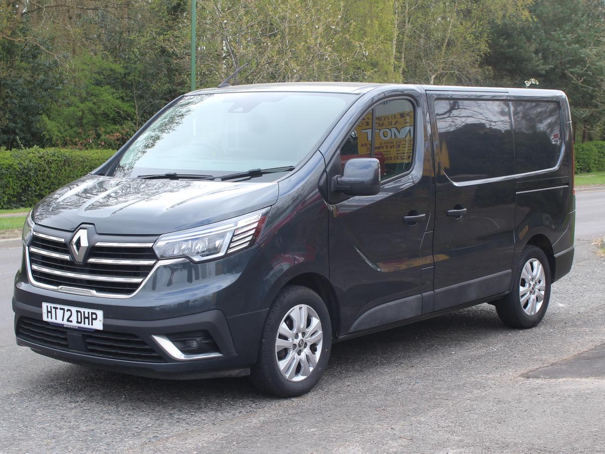 Check out this Renault Trafic 2023 Diesel Manual