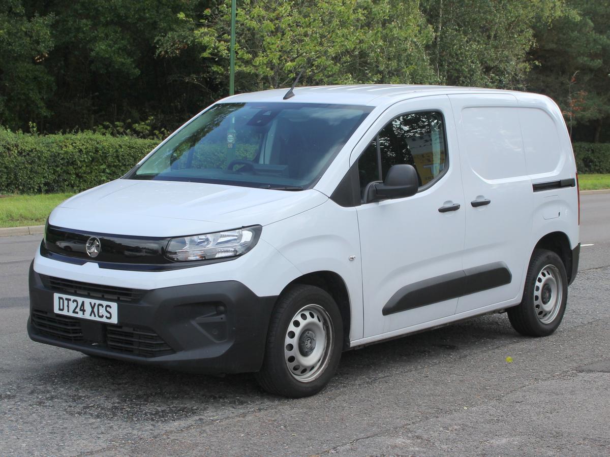 Check out this Vauxhall Combo 2024 Diesel Manual
