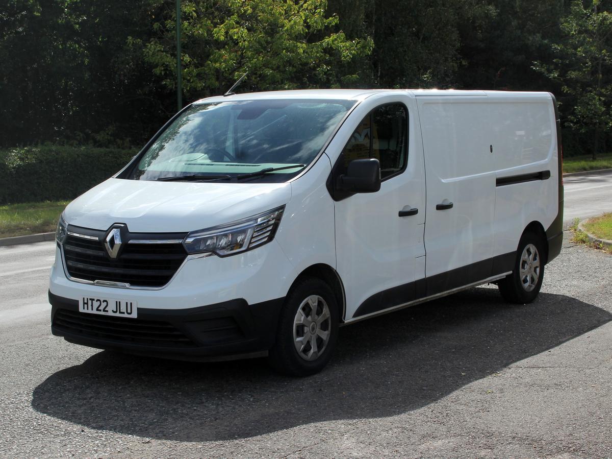 Check out this Renault Trafic 2022 Diesel Manual