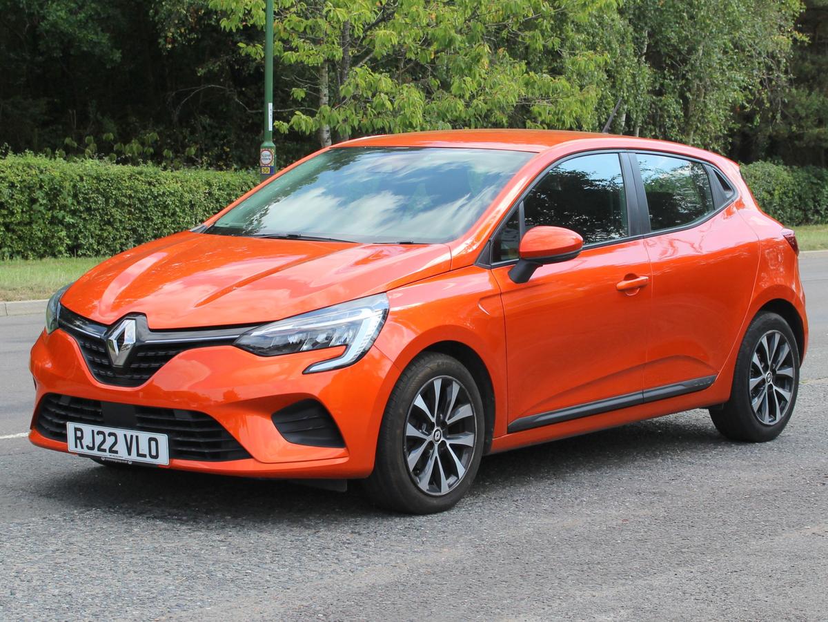 Check out this Renault Clio 2022 Petrol Manual