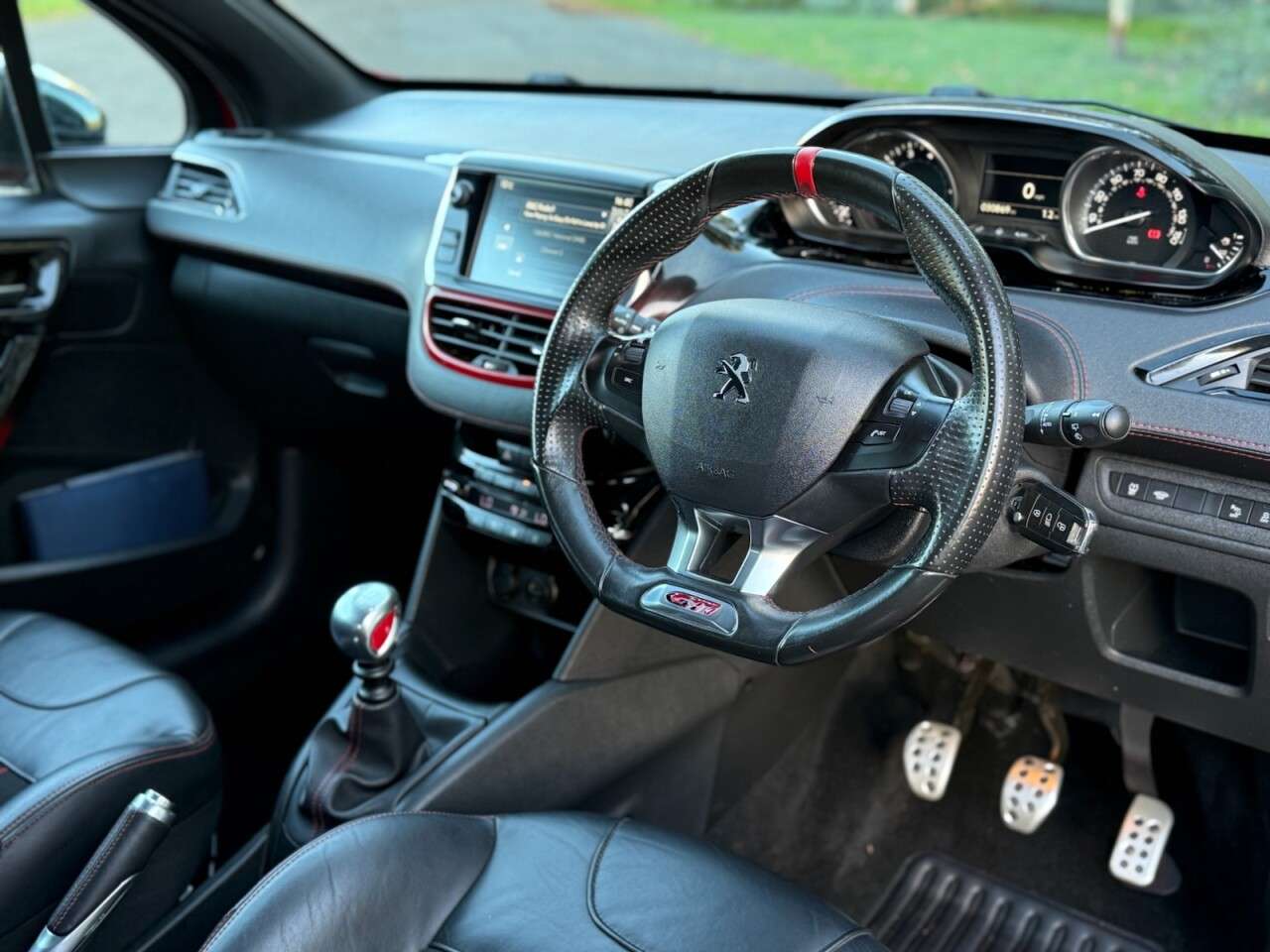 2015 PEUGEOT 208 2015 PEUGEOT 208